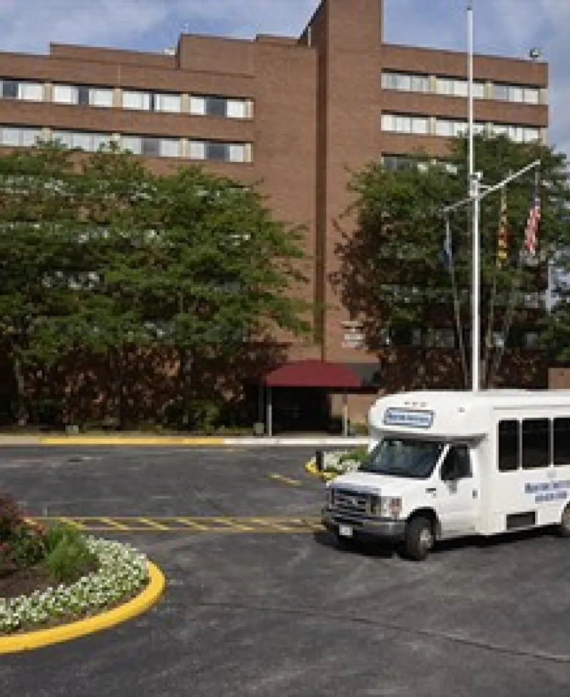 Outdoor entrance with shuttle Photo
