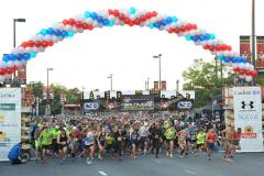People running in a marathon