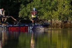 Bassmaster Elite People fishing
