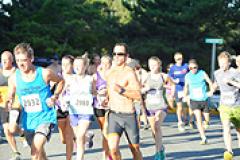 Runners in a Seashore Striders event