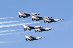 USAF Thunderbirds USAF performing tricks