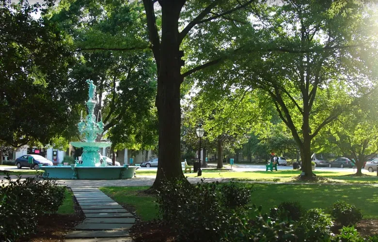 Once home to Chestertown's market house and armory, Fountain Park is now the town's welcoming center and a charming picnic spot.
