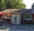 Grove Market exterior view Photo