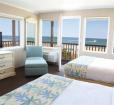 oceanfront room Photo