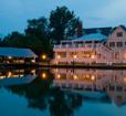 The Oaks Waterfront Inn & Events exterior view Photo