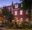 exterior front of bed and breakfast Photo