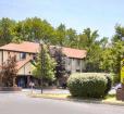 Super 8 Motel-Waldorf exterior view Photo