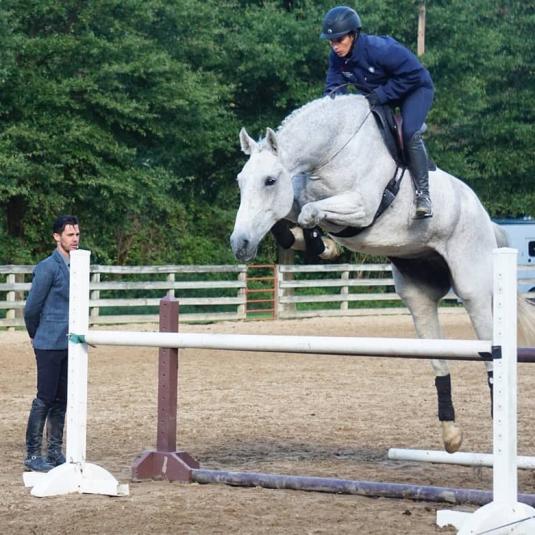 Woman performing a Brideless Jump at the Tuckahoe Equestrian Center