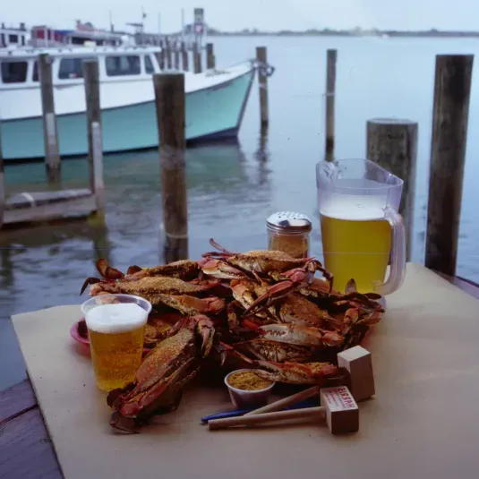 Having crabs outdoors at Harris Crab House