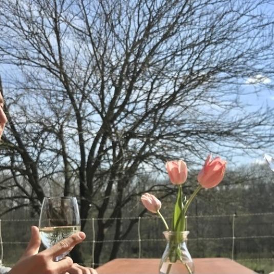 Couple drinking wine at Rocklands Farm