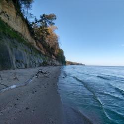 Cliff along the Chesapeake Bay in Calvert County, MD Photo